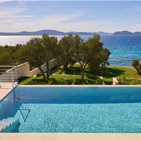 6 Bedroom Seafront Villa with Pool near Slano, Sleeps 12-14
